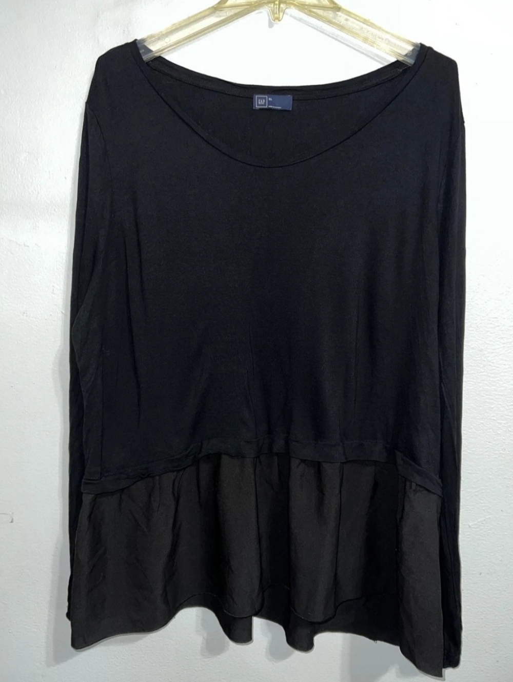 Women's Gap Black Long-Sleeve Blouse with Peplum Hem – Size XL.